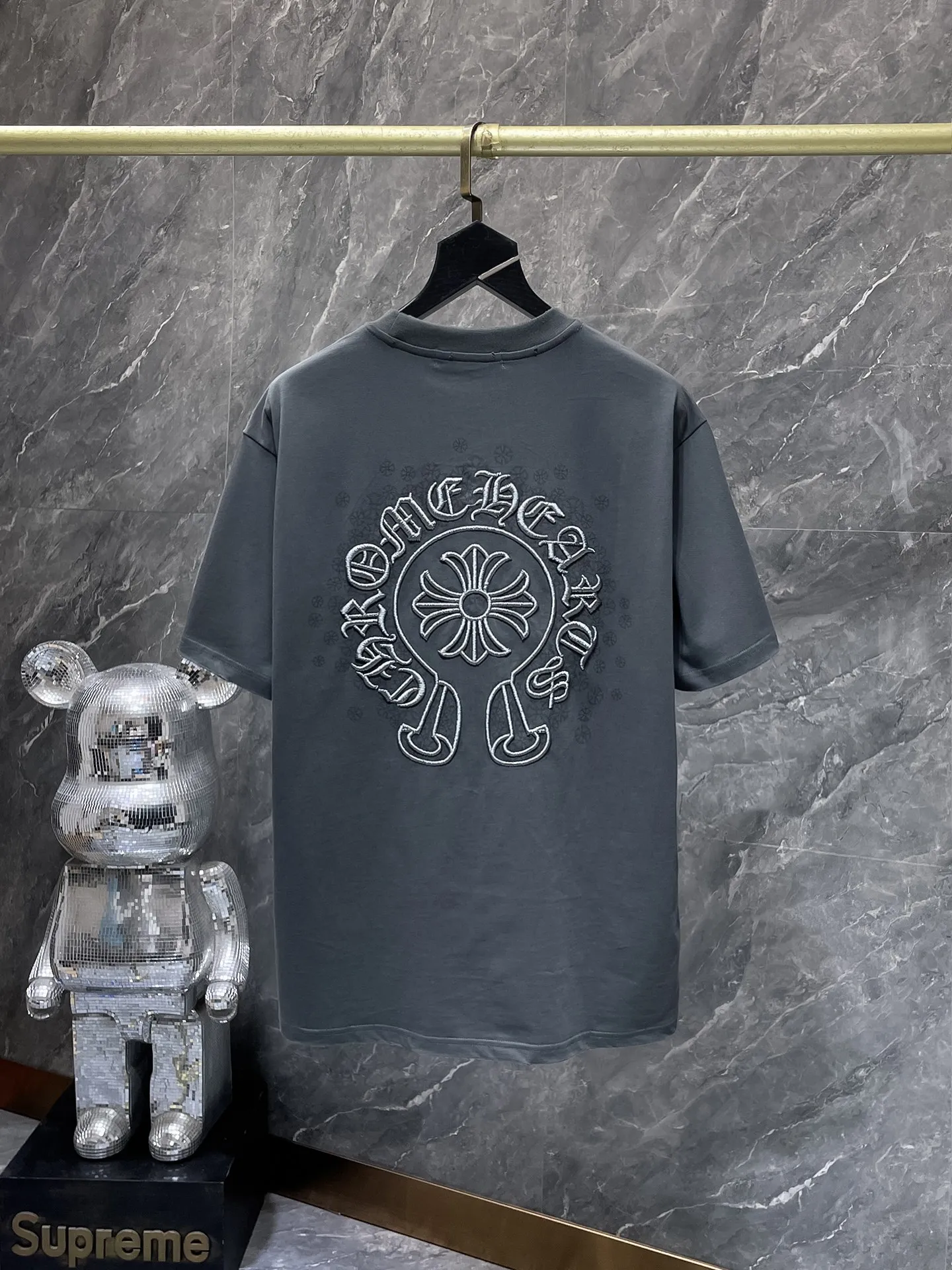 P180 New for summer Chrome Hearts 25ss frayed version, high weight, environmentally friendly, high-quality top-grade fabric, 280g Cromat hoof Sanskrit cross embroidery, hand-painted short sleeves, vacuum embroidery method! Heavy embroidery! ! ! Tens of thousands of needles! ! Counter synchronization 1:1 replica version Recommended colors: black white gray code size: S, M, L, XL